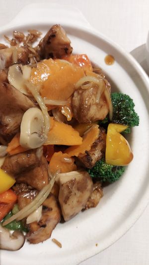 Claypot rice:) at D'Life Signature 蔬品軒 - Novena in Central Singapore