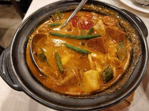 curry fish head at D'Life Signature 蔬品軒 - Novena in Central Singapore