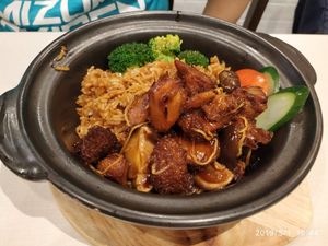 Clay pot chicken rice at D'Life Signature 蔬品軒 - Novena in Central Singapore