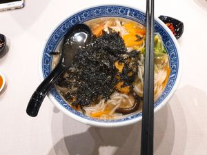 Fish slice bee hoon soup is nice! at D'Life Signature 蔬品軒 - Novena in Central Singapore