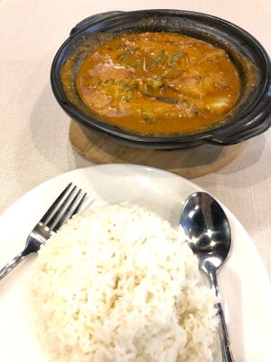 Curry vegetarian fish with rice at D'Life Signature 蔬品軒 - Novena in Central Singapore
