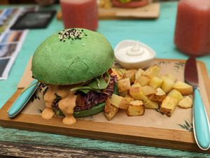 Suculenta burger at Desde la RAIZ in La Serena