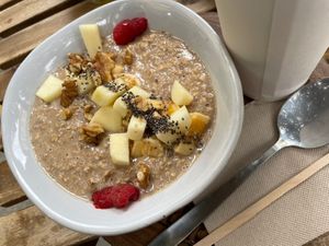Vegan porridge with oat milk  at Jester in Sevilla