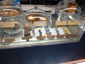 Vegan options at Roots LaMarca in Madrid