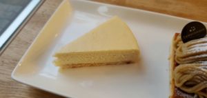 Rice flour cheesecake at Comeconoco Laboratory & Cafe in Osaka