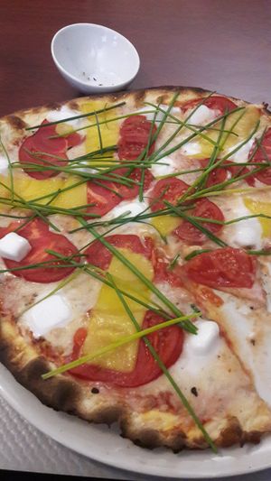 Pizza vegane du jour - 27 dec - 3 fauxmages at Le 16e in Besancon