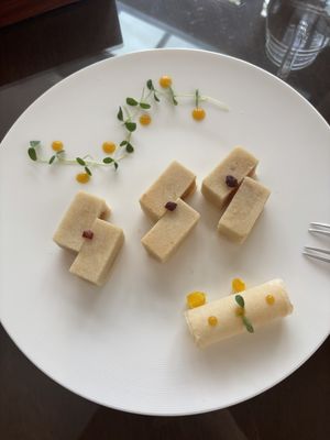 Pineapple cake  at Su Ming Xiang in Qingdao