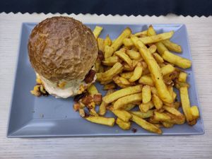 Vegan Chili Burger at Smokey Mountain Bar & Grill in Bansko