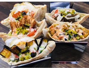 There are several types of sandwiches for both vegetarians and vegans at Falafel Sababa in Osaka