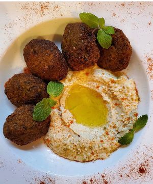 Falafel hummus  at Falafel Sababa in Osaka