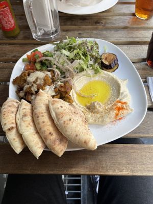   at Falafel Sababa in Osaka