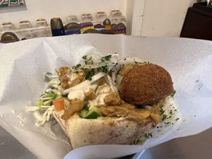   at Falafel Sababa in Osaka