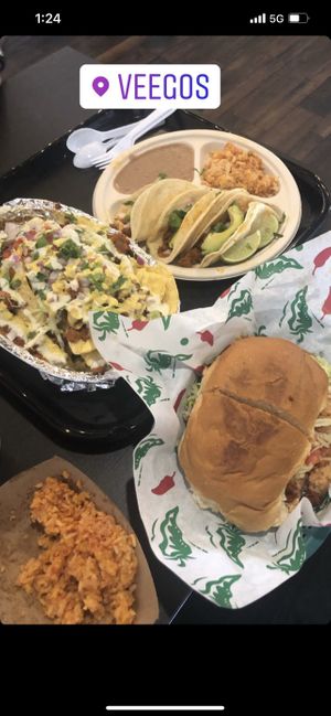 Torta, build-your-own bowl and tacos! #Veganuary at Veegos in Houston