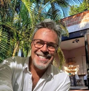  at Veegos in Houston