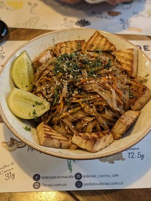 Pad thai at De/Raiz Cocina Café - Calle 106 in Bogota