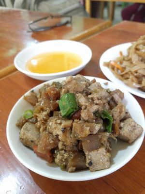 Tofu sisig at Eat 'n Be Well in Batangas