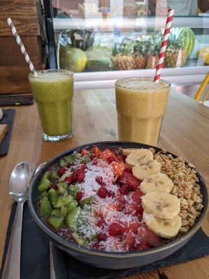 Acai bowl and 2 smoothies at Smoothie Galaxy in Gran Canaria