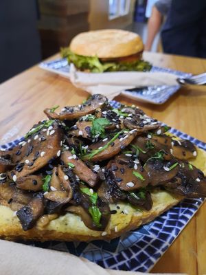 Sandwich with hummus and lots of tasty mushroom at Smoothie Galaxy in Gran Canaria