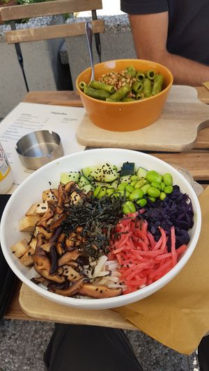 Rice & shine + Mac & cheese at Veganika in Ljubljana