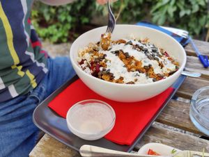 Oh Rovte, salad bowl at Veganika in Ljubljana