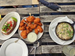 Predjed: Bun Bun/  Karfjola/ O, Wau polenta at Veganika in Ljubljana