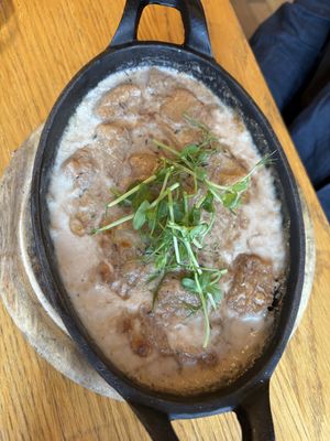 Dinkel-Gnocchi in cremiger Zwiebel-Sahne-Sauce ⭐️⭐️⭐️⭐️⭐️  at Veganika in Ljubljana