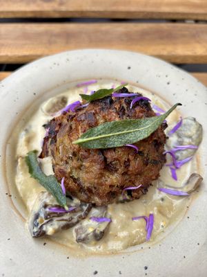 Brotknödel mit Pilzrahm ⭐️⭐️⭐️⭐️⭐️  at Veganika in Ljubljana