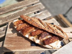 Sandwiche mit Tempeh at Veganika in Ljubljana