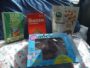 Always enjoy shopping at this Whole foods, fresh produce, a plethora of Vegan  choices such as pasta and  pastries. Abe's fudge  brownies are 💣! And the Green Banana Fusilli Pas at Whole Foods Market in Venice