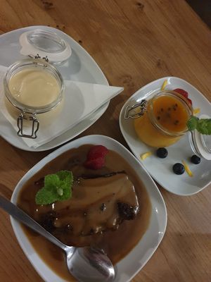 Peach and Passionfruit Posset and Sticky Toffee Pudding 😍 at The Crewe Arms in Brackley