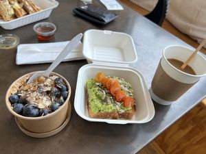 Small breakfast  at Hello Juice in St Louis