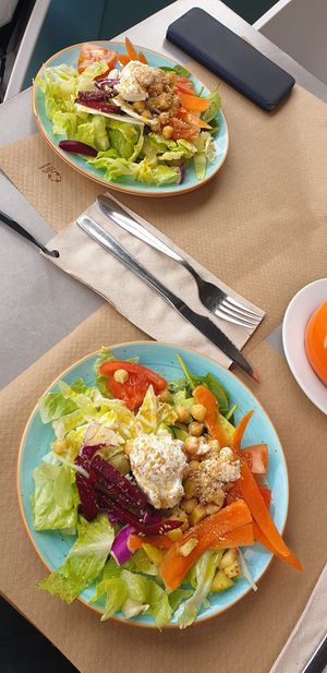 Vegan salad to start at La Terraza del Girasol in Murcia