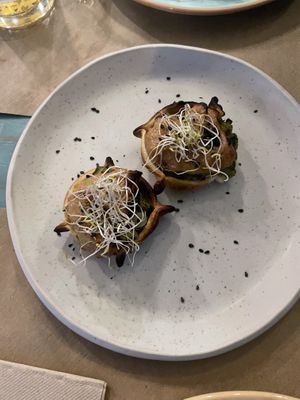 Mini tartaleta de puerro y espárragos, con cremoso de anacardos  at La Terraza del Girasol in Murcia