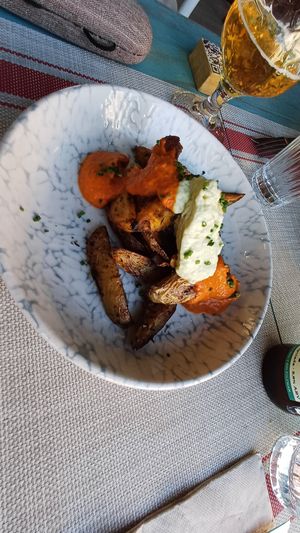 Patatas gajo con mojo y veganesa #Veganuary at La Terraza del Girasol in Murcia