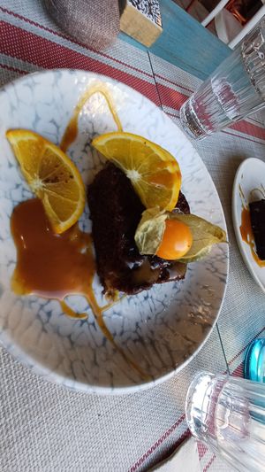 Bizcocho de algarroba con fruta #Veganuary at La Terraza del Girasol in Murcia