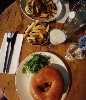 Chip supper, macaroni miso balls, chips, absinthe cream cocktail at Stereo in Glasgow