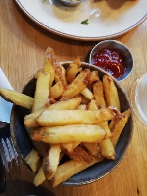 Hand cut chips at Stereo in Glasgow