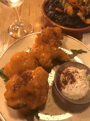 Cauliflower buffalo wings and smoky black bean chilli at Stereo in Glasgow