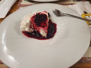 Wild berry vegan cheesecake at Frankie's in Sorrento