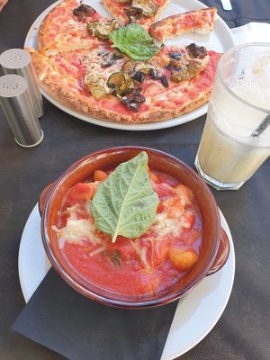 Veganized gnocchi sorrentina and Aubergine pizza at Frankie's in Sorrento