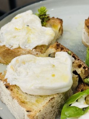 Garlic toast with vegan cheese  at Frankie's in Sorrento