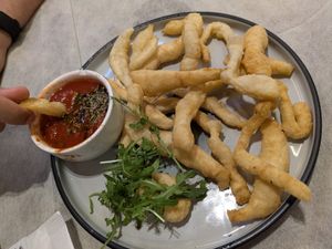 Fried pizza dough at Frankie's in Sorrento