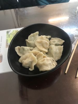 Big beautiful dumplings at Shí Guāng De Hǎo Wèi 食光的好味 - Vegan Kitchen in Taipei