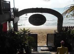 Beach entrance at Cabbages & Condoms in Pattaya