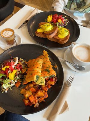 Flow vegan omelette and “Eggs” Benedict  at Flow Specialty Coffee Bar & Bistro in Budapest