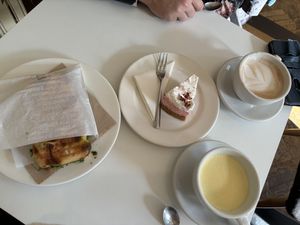 Tofu sandwich was so good!!! Vegan strawberry cake was awesome . The turmeric latte was exquisite   at Flow Specialty Coffee Bar & Bistro in Budapest