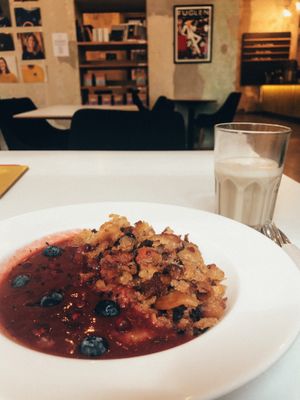 Chai latte and 1 of the vegan breakfast options at Flow Specialty Coffee Bar & Bistro in Budapest