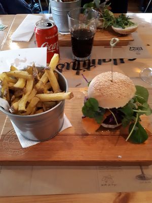 Hamburger Sargaço (vegan) at Sailorman and Friends in Povoa De Varzim