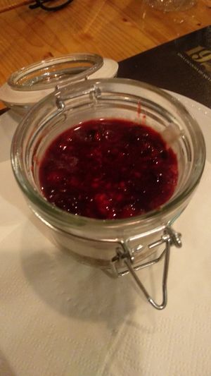 Quero quero com doce de frutos vermelhos at Sailorman and Friends in Povoa De Varzim