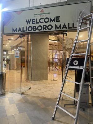 Entrance next to Novotel door, ask the security   at Padang Vegan Damai in Yogyakarta